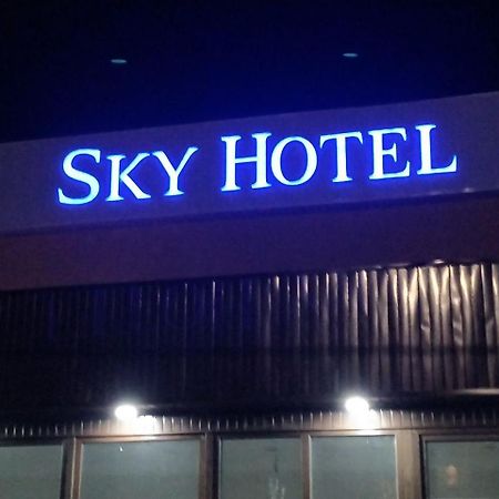 Sky Hotel Bișkek Exterior foto